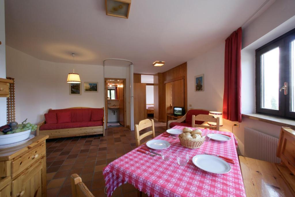 Apartments Gonzaga Canazei Cameră foto
